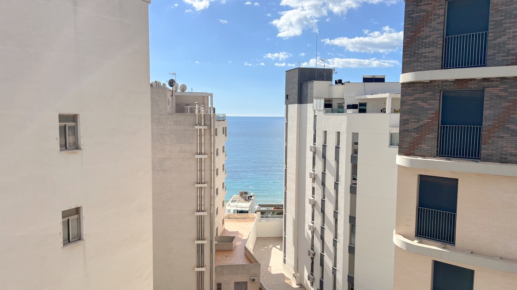 Luxurious Modern Penthouse Apartment in Superb Location by the Beach with Sea Views
