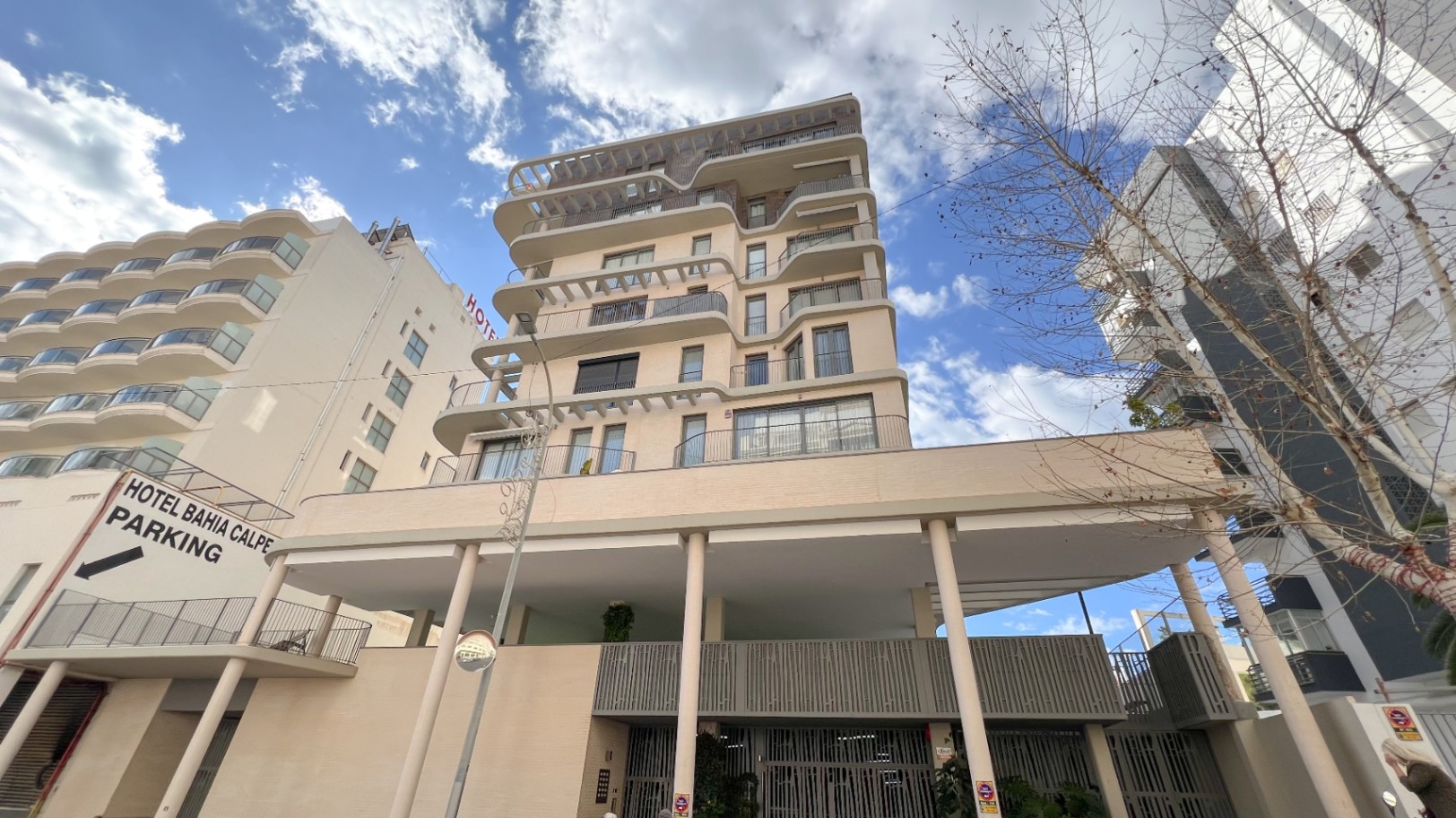 Luxurious Modern Penthouse Apartment in Superb Location by the Beach with Sea Views